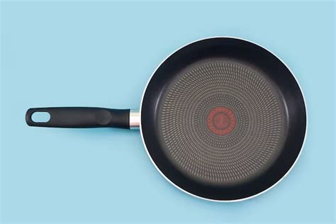 कहीं आपका नॉन-स्टिक तवा एक्सपायर तो नहीं हो गया? ये निशान देखें तो ...