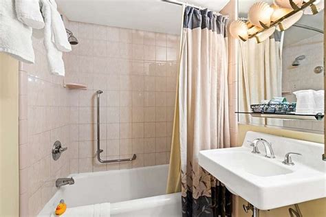 GENETTI HOTEL, SURESTAY COLLECTION BY BEST WESTERN (Williamsport ...