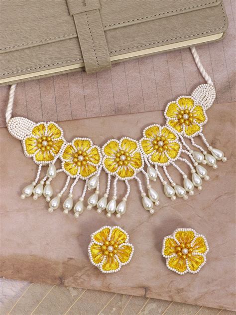 Flower Fantasy: Handcrafted Yellow & White Floral Choker Necklace