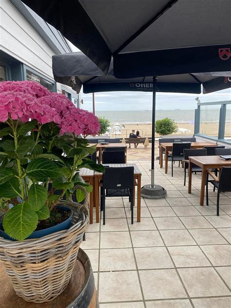 STRAND HOTEL (De Haan, Flanders) - Hotel Reviews, Photos, Rate ...
