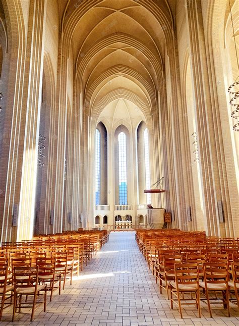 欧洲复古教堂内部摄影图高清摄影大图-千库网