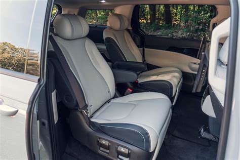 View Interior Photos of the 2025 Kia Carnival Hybrid
