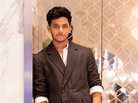 'Mother worked in a foreign household, father sold coconuts' | 'માતાએ ...