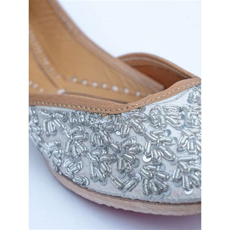 Buy NR BY NIDHI RATHI Embellished Silver Juttis Online
