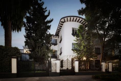 Polanco Palace! - Review of Pug Seal Allan Poe Suites, Mexico City ...
