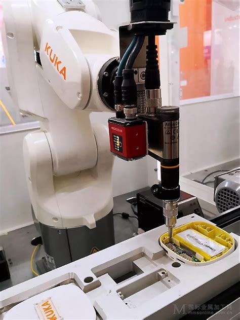 电子产品组装线上，看KUKA机器人如何hold住全程！-国际金属加工网