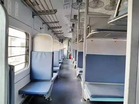 -side-upper-side-lower-berth