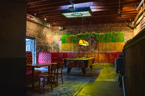 18 Awesome Bars in Williamsburg - Your Brooklyn Guide