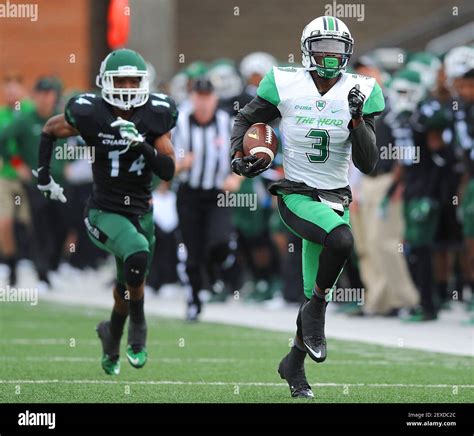 Marshall wide receiver Davonte Allen (3) races into the end zone for a ...