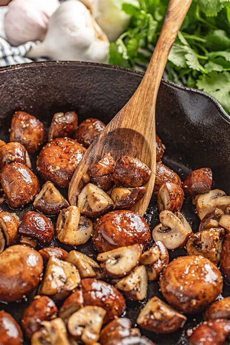 https://thestayathomechef.com/wp-content/uploads/2021/02/Easy-Sauteed-Mushrooms-7.jpg?utm_source=chatgpt.com