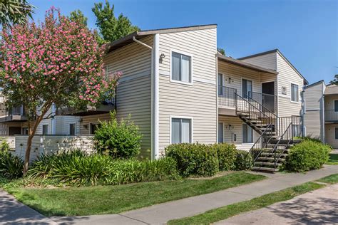 Photos of The Woodlands Apartments in Sacramento, CA