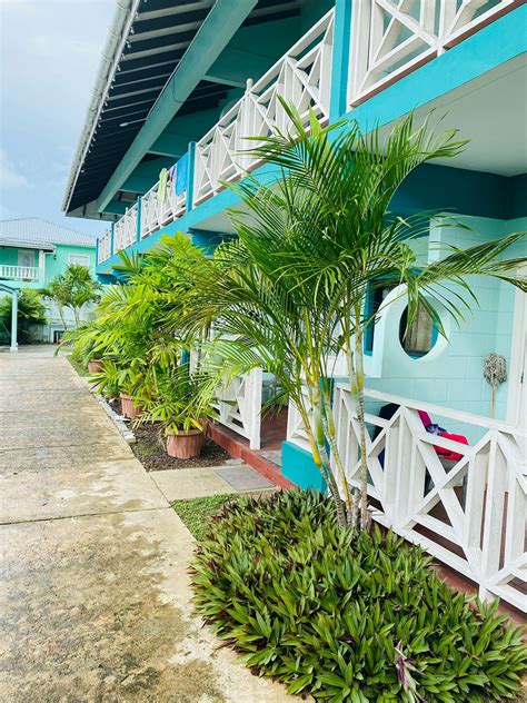 RAINBOW RESORT (Tobago/Crown Point) - Guesthouse Reviews & Photos ...
