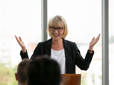 Body Language Sitting Open 的图像结果