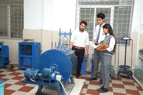 Dev Bhoomi Uttarakhand University Dehradun Campus: Photos, Virtual Tour