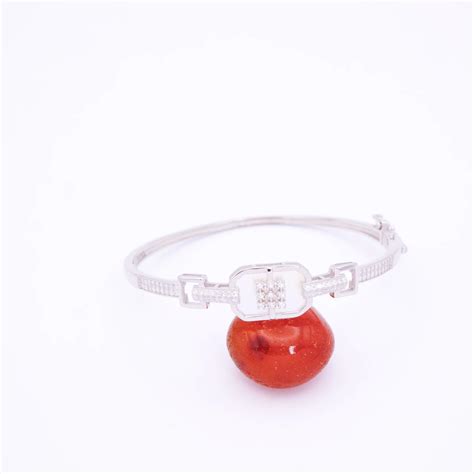 SQUARE DIAMOND SERENITY CUFF BRACELET – Kinavah