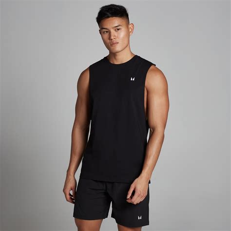 Gym Clothing | Sports & Fitness Clothing | MYPROTEIN™