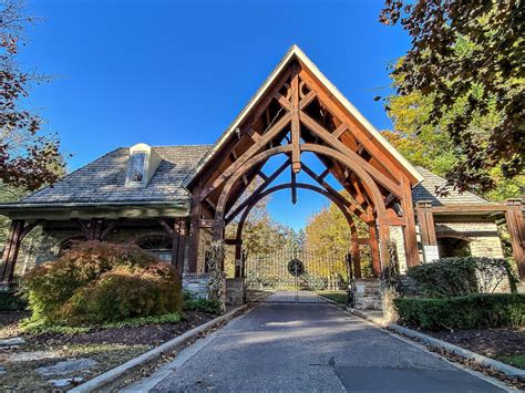 Hidden Lake, South Lyon - A Luxury, Gated Community with Brighton Schools