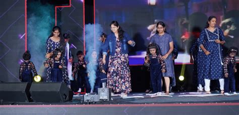 Class Reunion Highlights 的图像结果