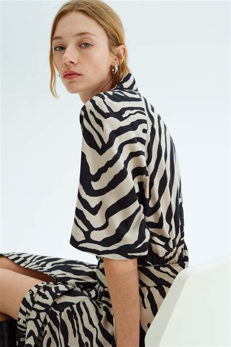 Women's Cream/Zebra print Tie-belt shirt dress | H&M IN
