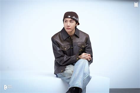 Koleksi Foto Jhope Bts Terbaru 2026 Yang Paling Ikonik