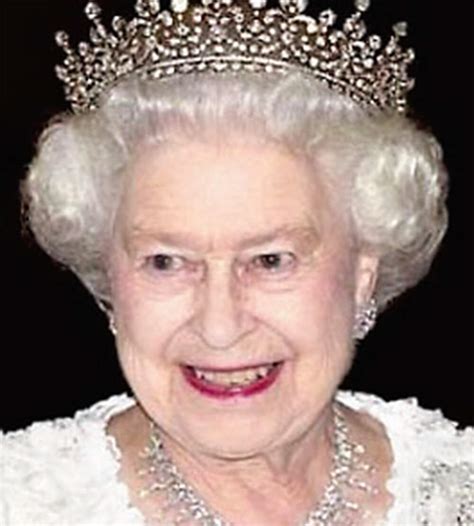 queen: Fake News Buster: Queen Elizabeth will retirein 2017?