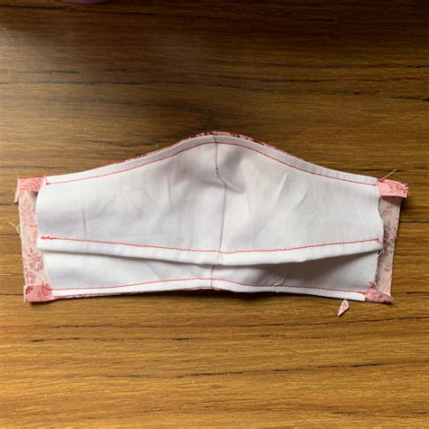 Tutorial for Making Fabric Face Mask 的图像结果