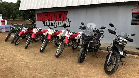 Master Class: Learning Off-road tricks with CS Santosh at Big Rock Dirt ...