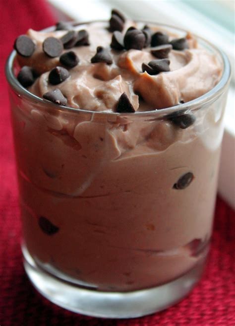 Jo and Sue: Chocolate Peanut Butter Greek Yogurt