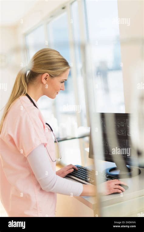 Nurse at Computer 的图像结果