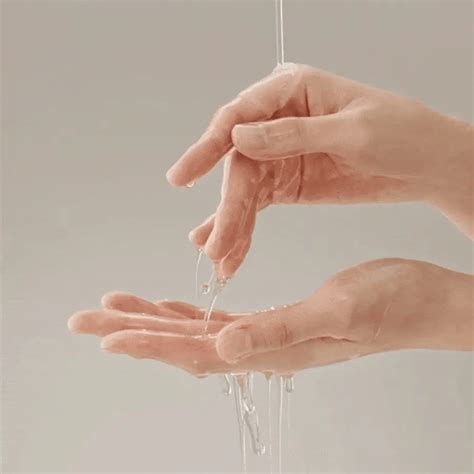 Skin1004 - Madagascar Centella Light Cleansing Oil (200 ml) – Kkul Skin