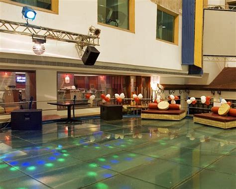 IRA BY ORCHID MUMBAI T2 INTERNATIONAL AIRPORT - Hotel Reviews, Photos ...