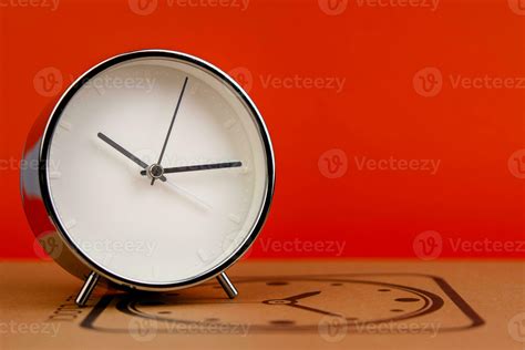 time telling time time standing still clock photo The concept of time ...