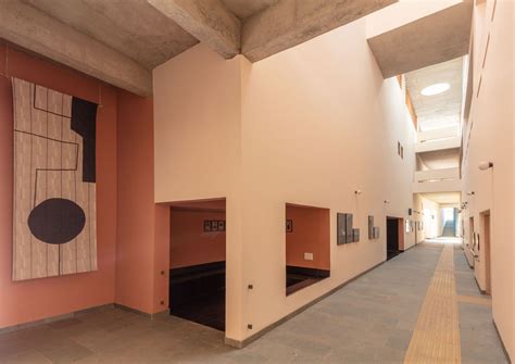 This climate-responsive school in Palanpur is a masterclass in ...