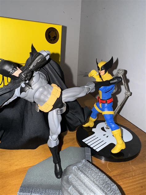 Batman Vs Wolverine : r/ActionFigures
