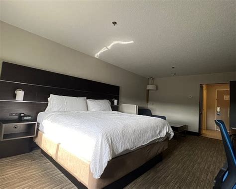 HOLIDAY INN EXPRESS COLUMBUS - OHIO EXPO CENTER BY IHG - Hotel Reviews ...