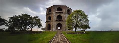 7 Best Tourist Places near Ahmednagar within 100 Km