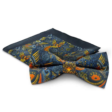 Blue Silk Pre-Tied Bow Tie and Pocket Square Set | In stock! | Trendhim