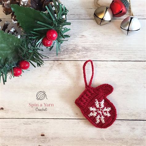 crochet christmas mitten ornaments