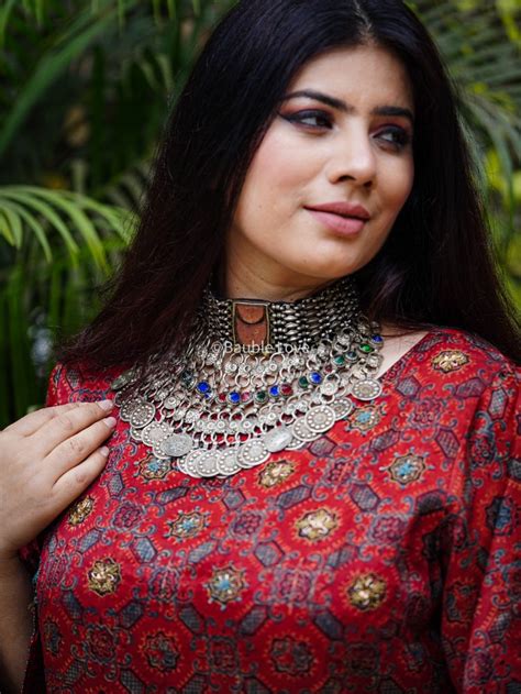 Amira Afghan Choker