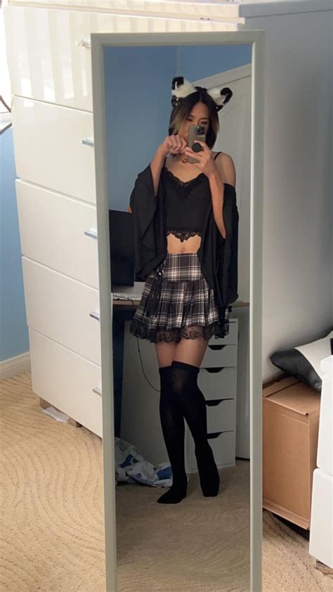 anyone want to cuddle right meow? : r/TrapCuties