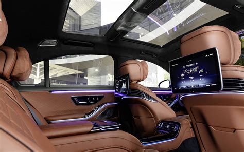 https://i.gaw.to/content/photos/43/99/439996-mercedes-benz-classe-s-2022-une-approche-holistique-du-luxe.jpg