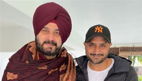 Sidhu Posts Picture With Harbhajan Singh on Twitter, Triggers ...