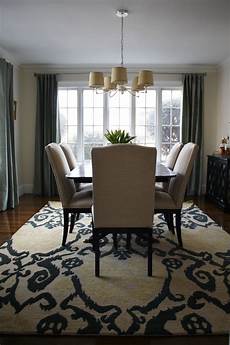 Rugs For Dining Room Table by Some Tips And Ideas For Choosing And Applying The Right Rugs For Dining Room Table