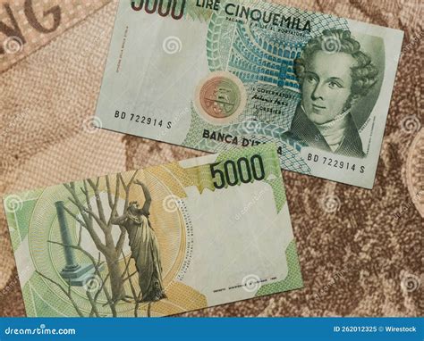 Lire Banknotes Depicting Vicenzo Bellini. Old Italian Currency Stock ...