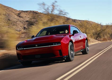 Διαθέσιμο και στην Ευρώπη το νέο Dodge Charger - Εν Κινήσει
