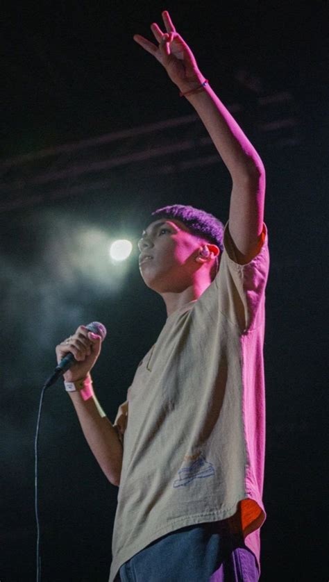 milo j | Famosos divertidos, Artistas famosos cantantes, Fotos de gente ...