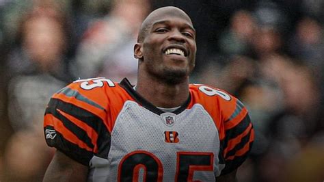 “He starts slow”: NFL star Chad Johnson beats a real racehorse in jaw ...