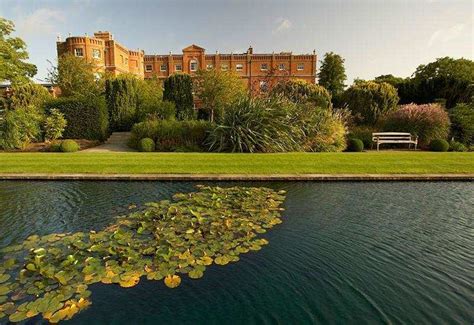 Resorts In London | Peaceful Romantic Resort Near London: The Grove ...
