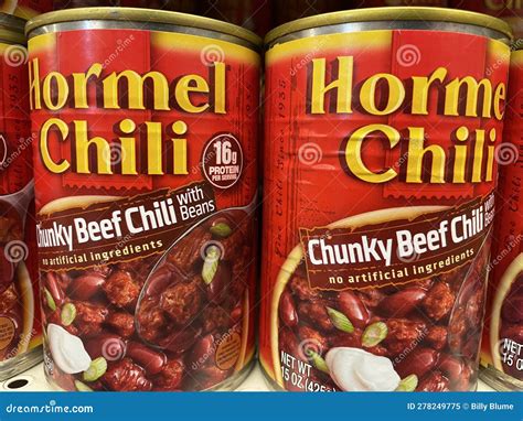 Grocery Store Hormel Canned Chili Chunky Beef Editorial Image - Image ...
