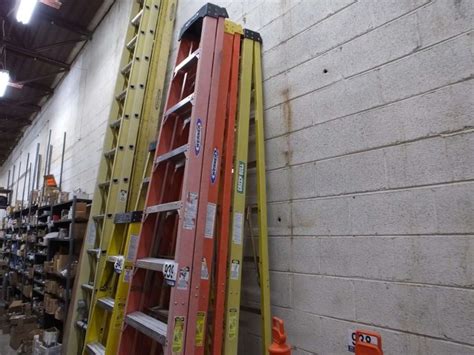 (3) Fiberglass 10 Ft Step Ladders: (2) Werner and (1) Green Bull ...